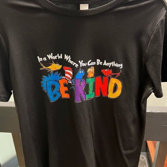 Dr. Seuss 'Be Kind' Black T-Shirt Medium #358 - Picture 1 of 5